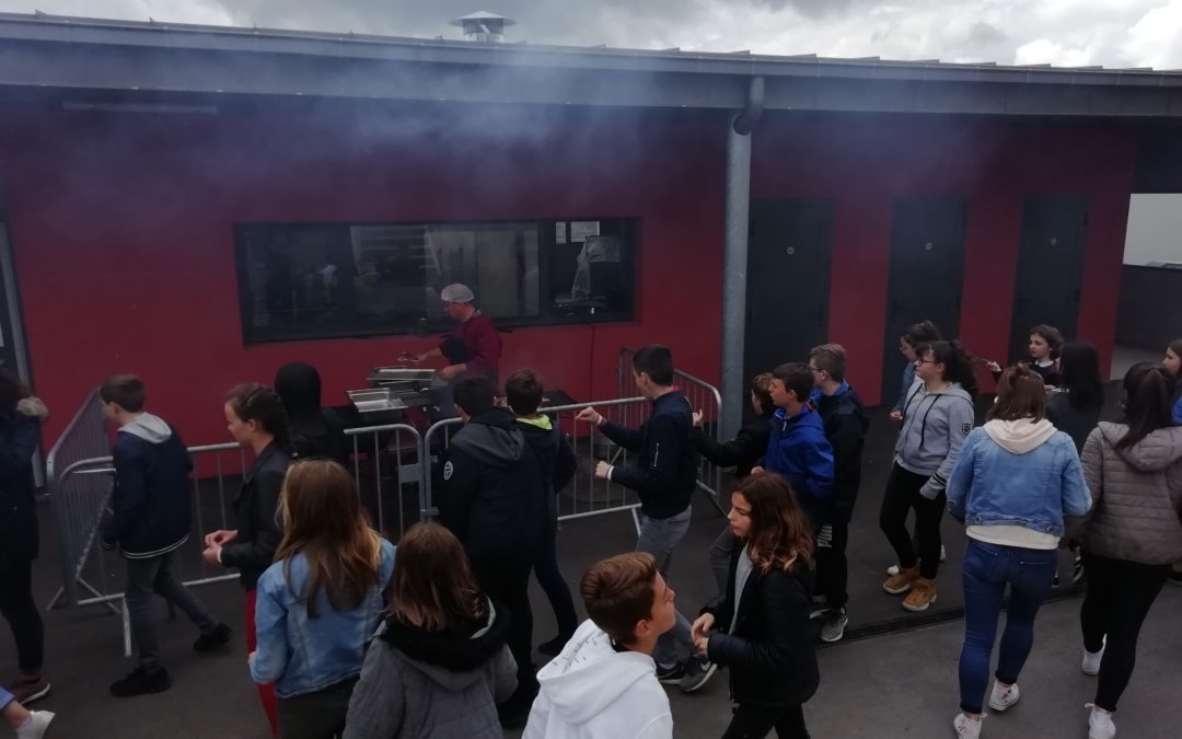 C’était « barbecue » au menu ce Mardi 11 juin au collège !